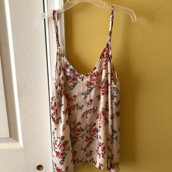 Flowery Spaghetti strap blouse - Picture 2 of 3